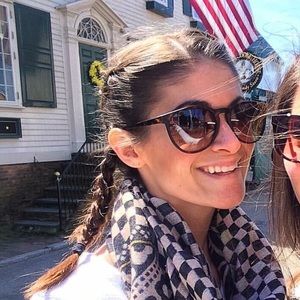 Meet your Posher, Sydney